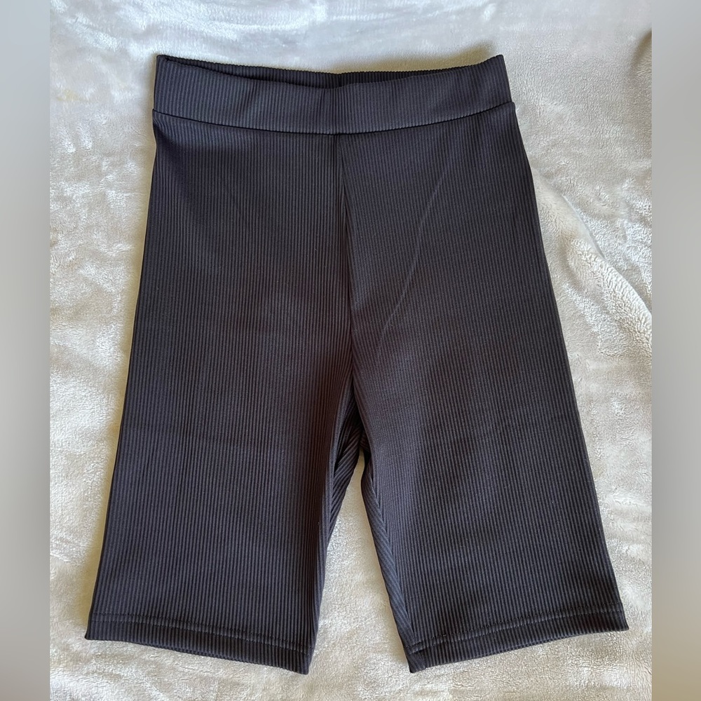 Unworn H&M Ribbed Biker Shorts